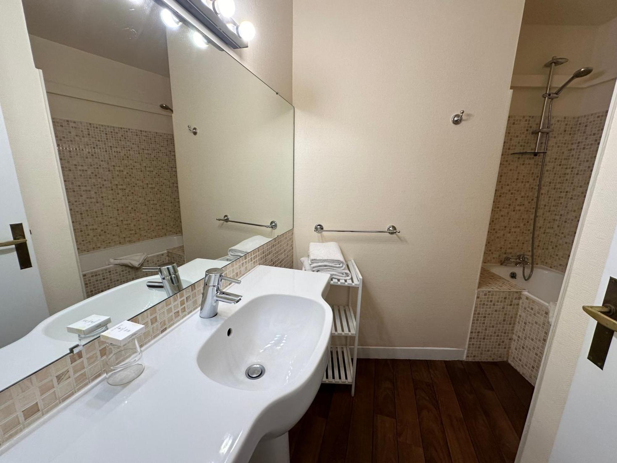 The Originals City, Hotel Napoleon, La Roche-Sur-Yon Ngoại thất bức ảnh